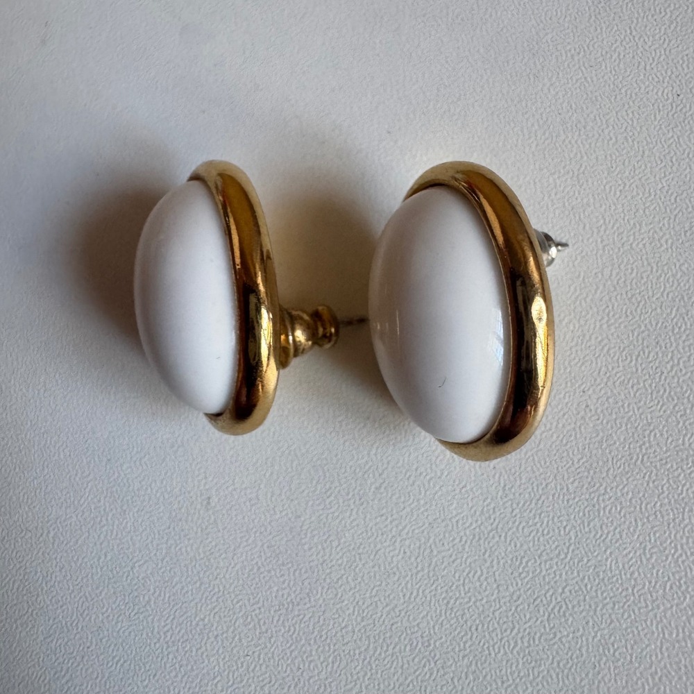 Vintage Trifari Gold Tone White Cabochon Oval Stud Earrings Post Back